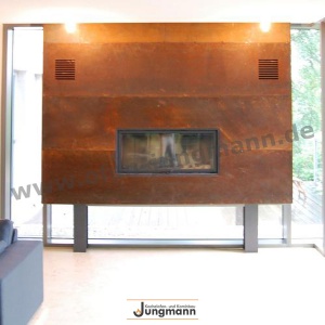 Kamin mit freischwebender Konstruktion